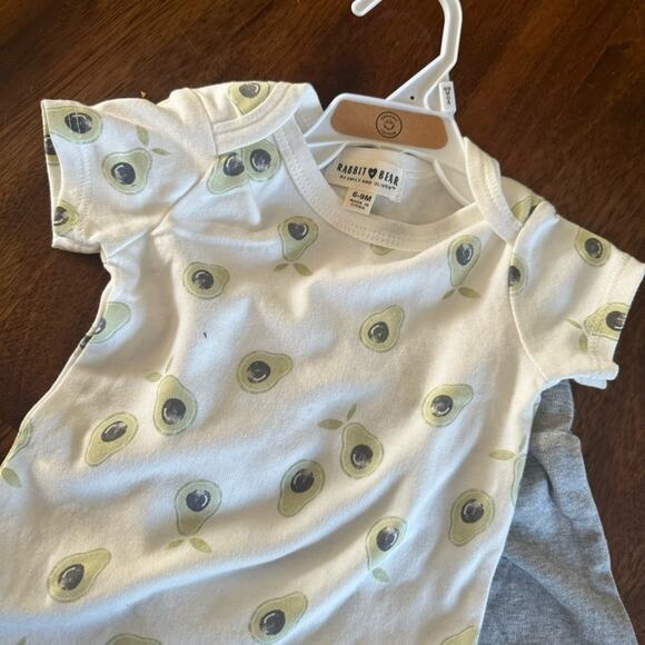 Robert and Bear Onesie and Pant set. Size 6-9 months - Picture 2 of 5